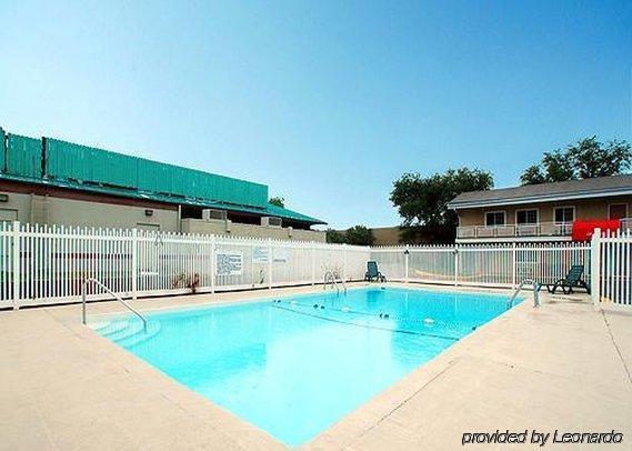Rodeway Inn West Dodge Omaha Konforlar fotoğraf