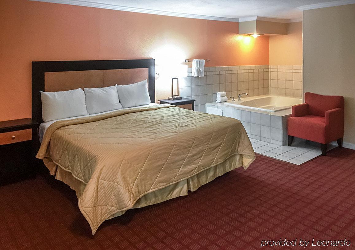 Rodeway Inn West Dodge Omaha Dış mekan fotoğraf