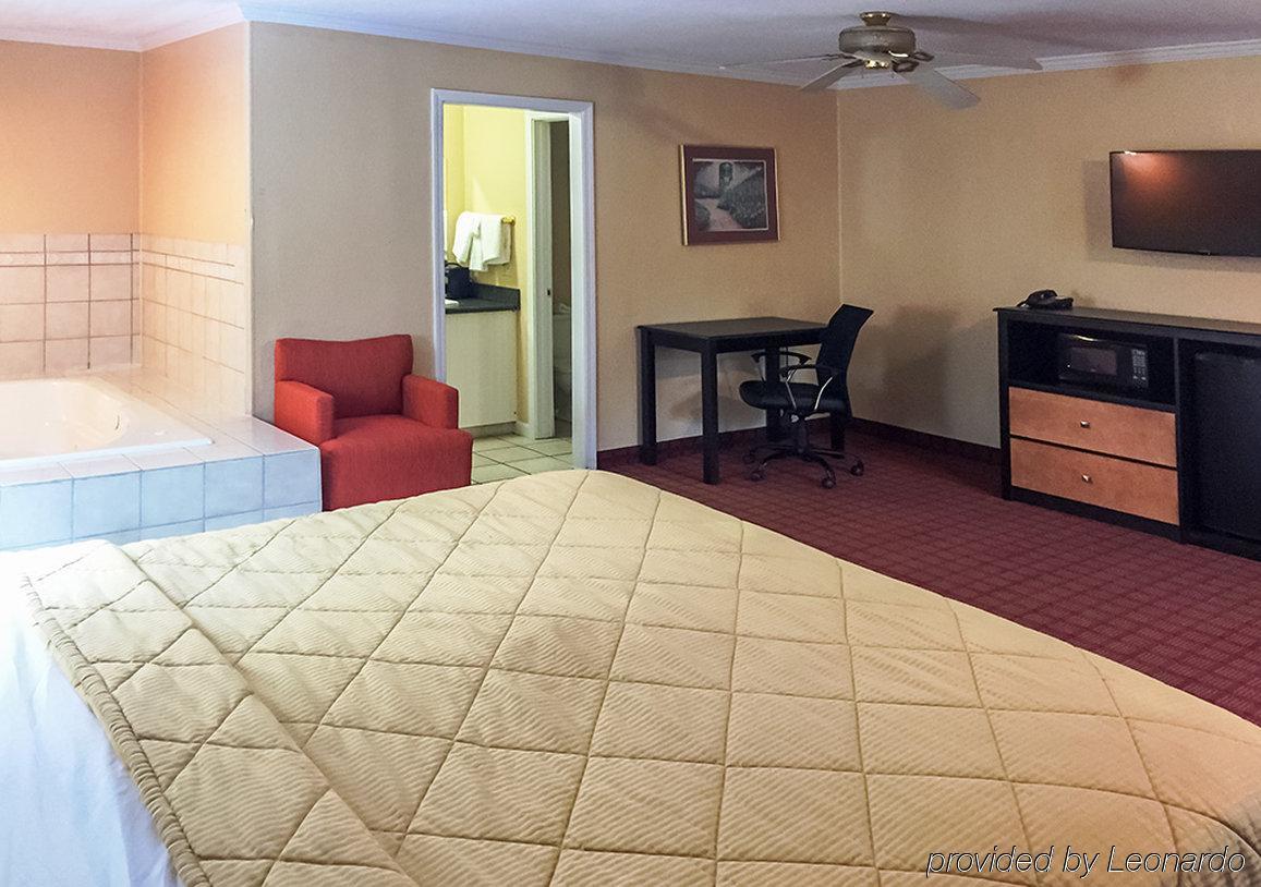 Rodeway Inn West Dodge Omaha Dış mekan fotoğraf