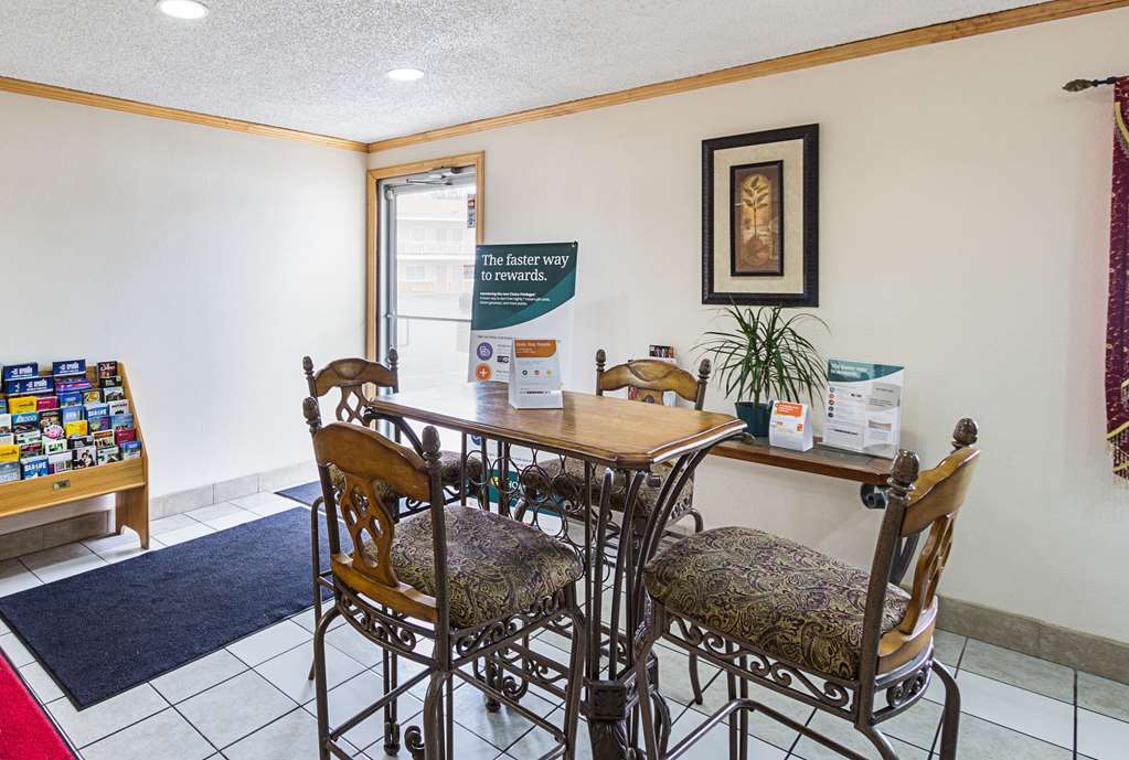 Rodeway Inn West Dodge Omaha İç mekan fotoğraf