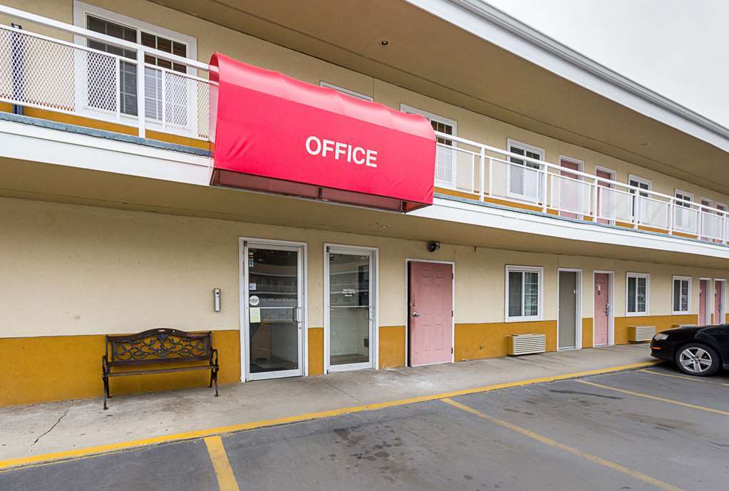 Rodeway Inn West Dodge Omaha Dış mekan fotoğraf