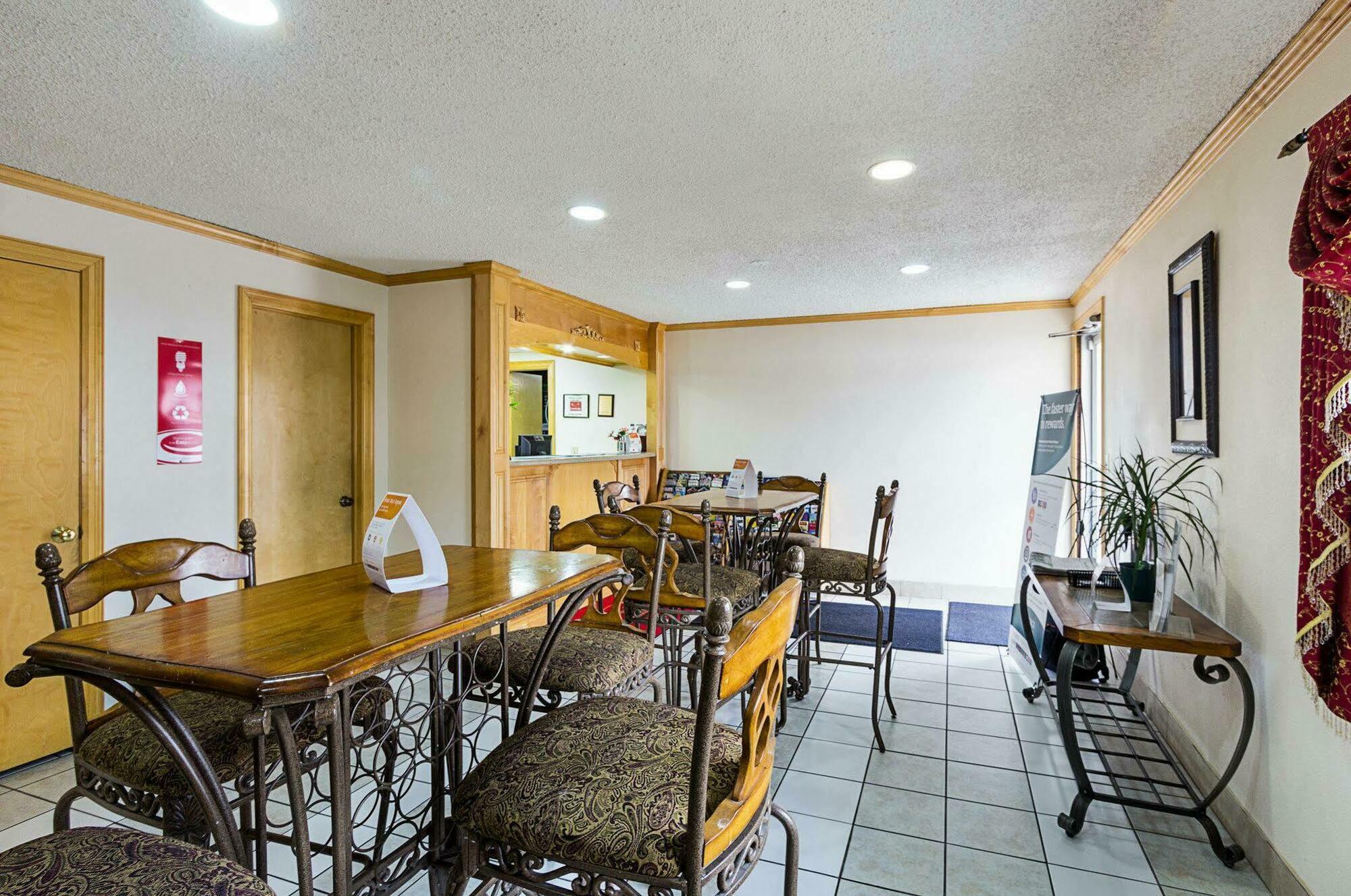 Rodeway Inn West Dodge Omaha Dış mekan fotoğraf