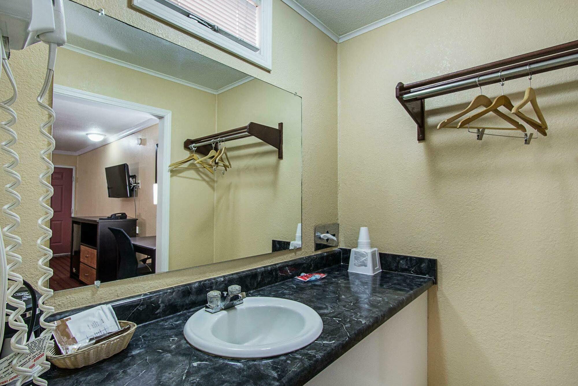 Rodeway Inn West Dodge Omaha Dış mekan fotoğraf